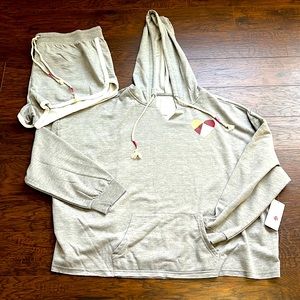 🆕🚨Sweatshirt hood and boxer style shorts Set❤️🔥Size XL / 16-18🆕Sweater